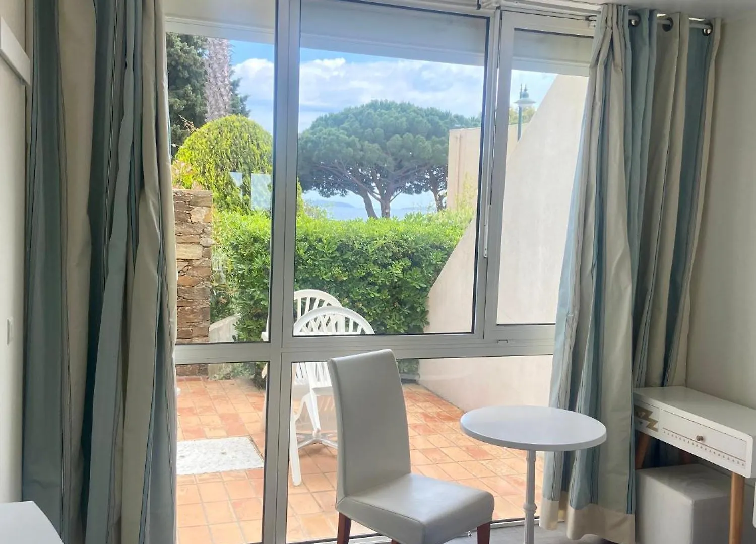 Hotel Les Alcyons Le Lavandou