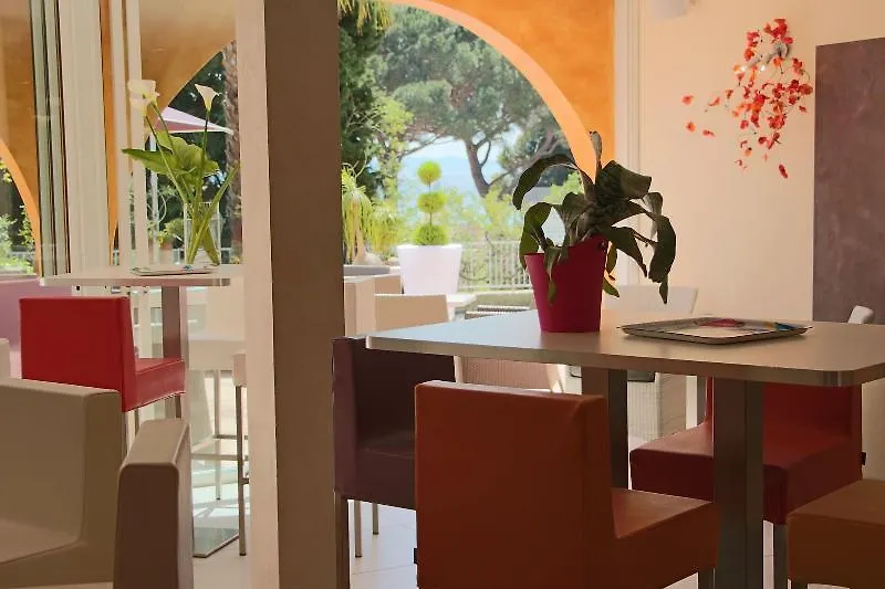 Les Alcyons Hotel Le Lavandou France