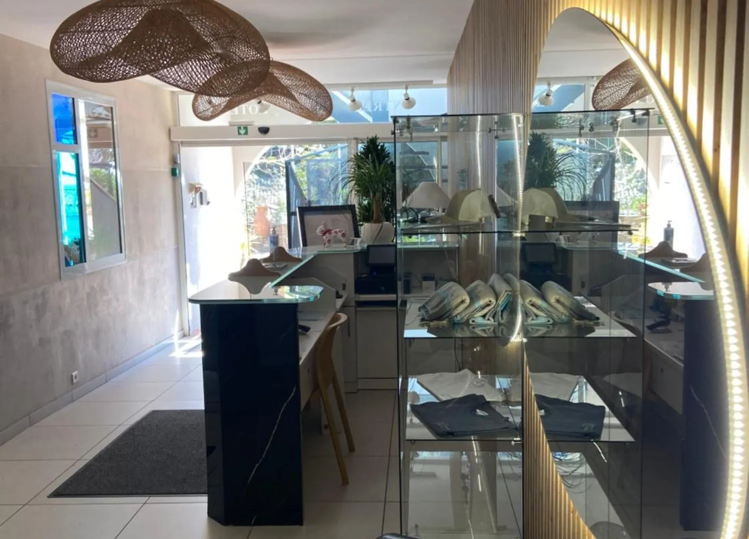 Hotel Les Alcyons Le Lavandou